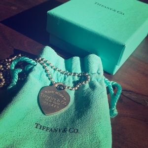 Tiffany &Co. Return to Tiffany necklace